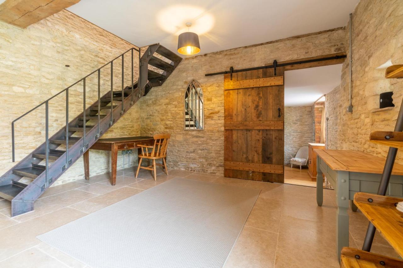 Middle Barn Villa Dyrham Exterior photo