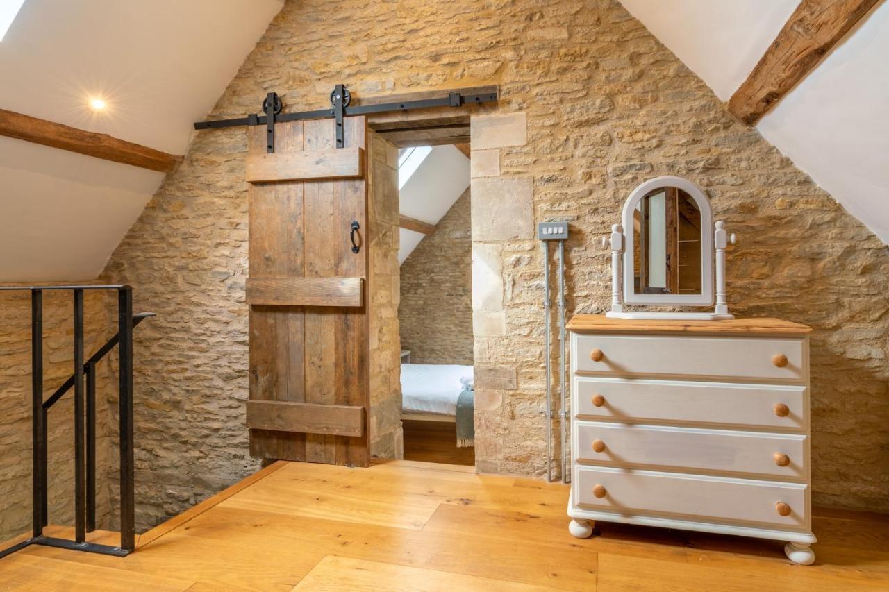 Middle Barn Villa Dyrham Exterior photo